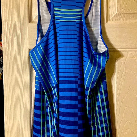 Mizuno Women’s Team Tank Size Large - Picture 2 of 4